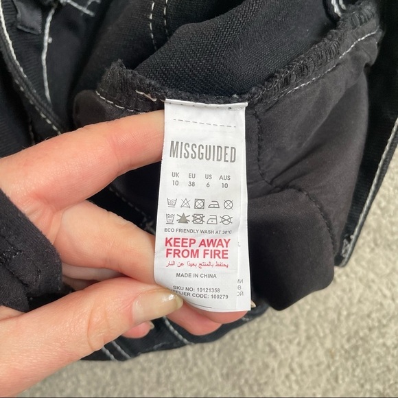 Missguided Black Denim Distressed Contrast Stitching Mini Skirt EUC Size 6 - Picture 6 of 8